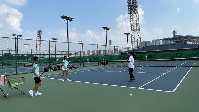 他们连续四 他们连续四