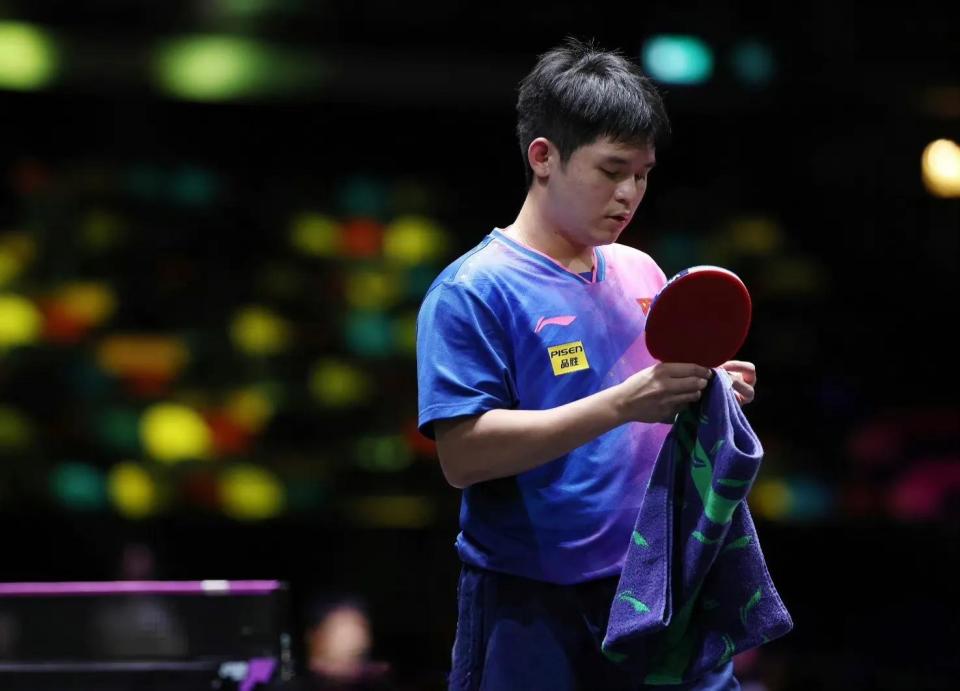 更是各国青 更是各国青