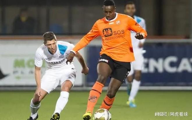 借轻微掩护 借轻微掩护